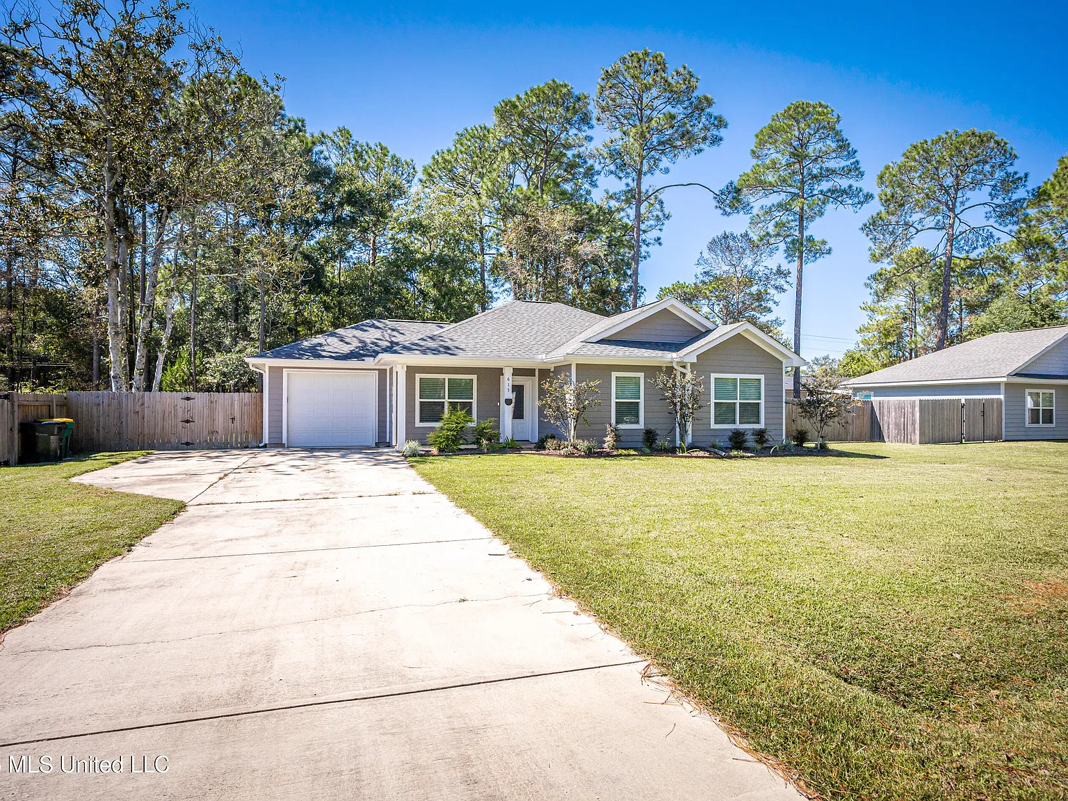 4 bed, 2.0 bath, 1483 sqft, $1,850 — Photo 2