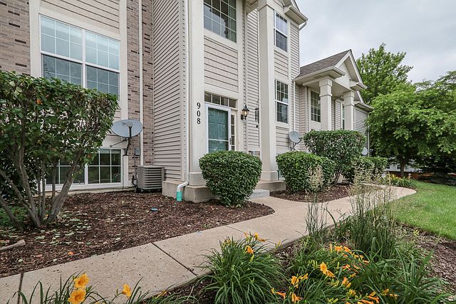 1st image of 908 Summit Creek Dr