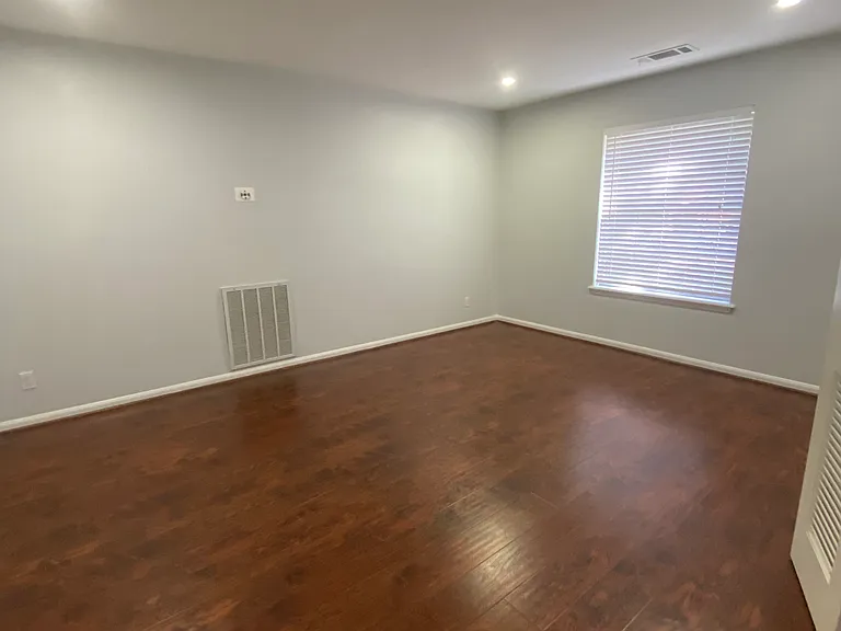 122 Camellia St — Photo 6