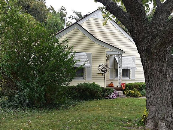 2nd image of 135 N College Ave