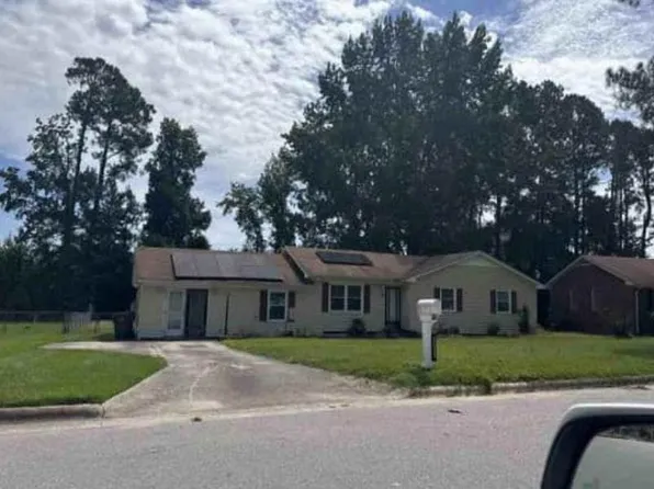 2022 Fieldcrest Rd E, Wilson, NC 27893