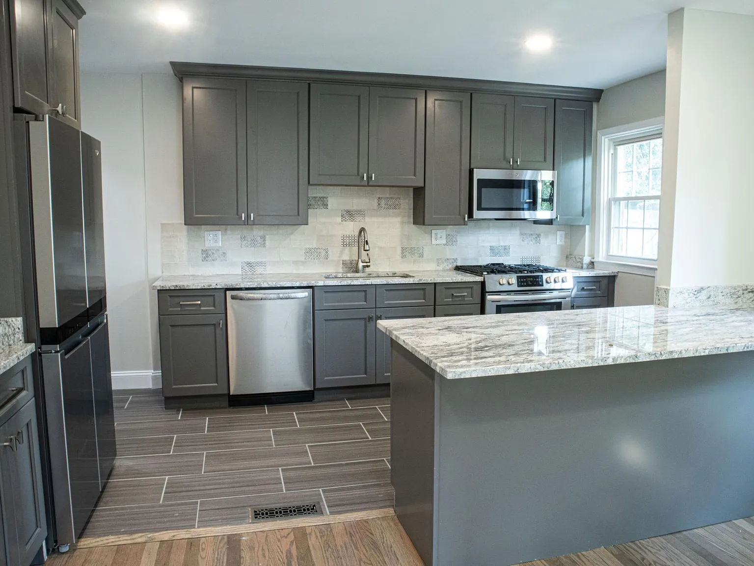 3 bed, 1515 sqft, $3,070 — Photo 4