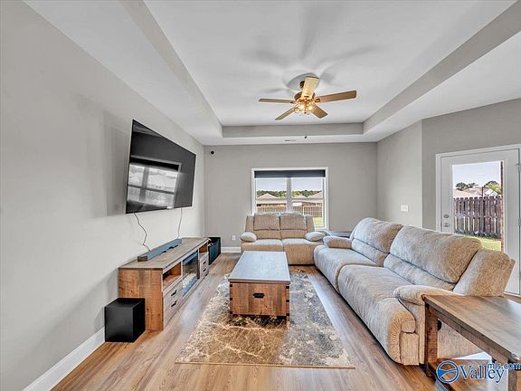 5th image of 14152 Rockaway Dr