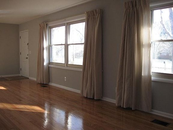 3rd image of 1403 Mercury Blvd