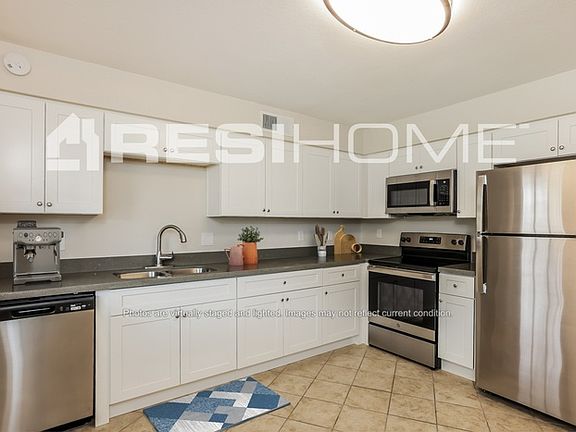 3rd image of 47 E Indigo St
