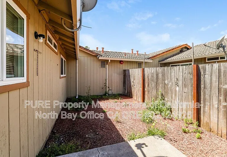 1603 Corby Ave #8 — Photo 14