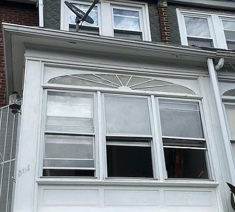 2nd image of 205 Greenwood Rd