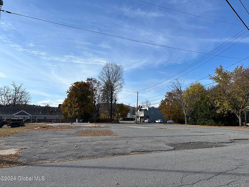 3rd image of 202 Bridge Street