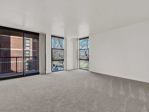 5th image of 3041 S Michigan Ave Unit 306