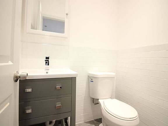 4th image of 207 Van Buren St #1