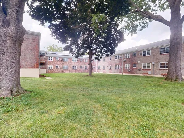 150-20 Jewel Avenue image 25 of 26