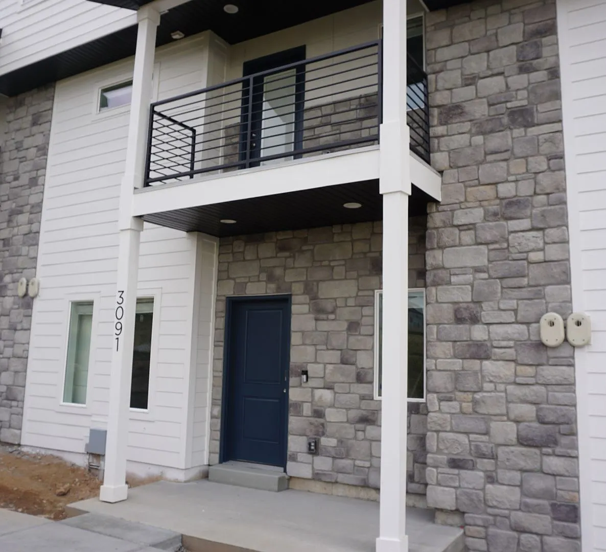 Layton Townhome 3 Bed 2.5 Bath — Photo 1