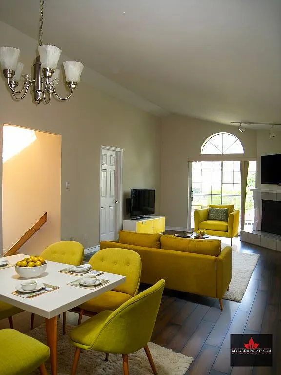 4 bed, 2300 sqft, $4,950 — Photo 2