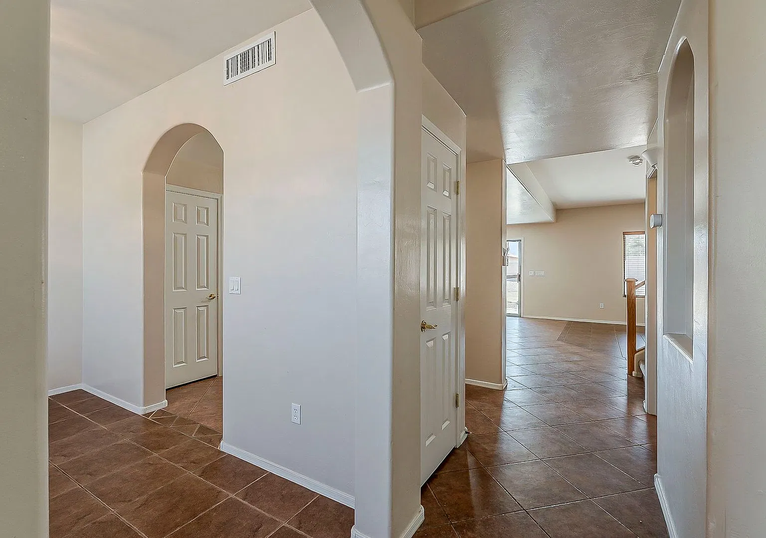 Spacious 4-Bedroom Tucson Home with 3-Car Garage & Covered Patio — Photo 4