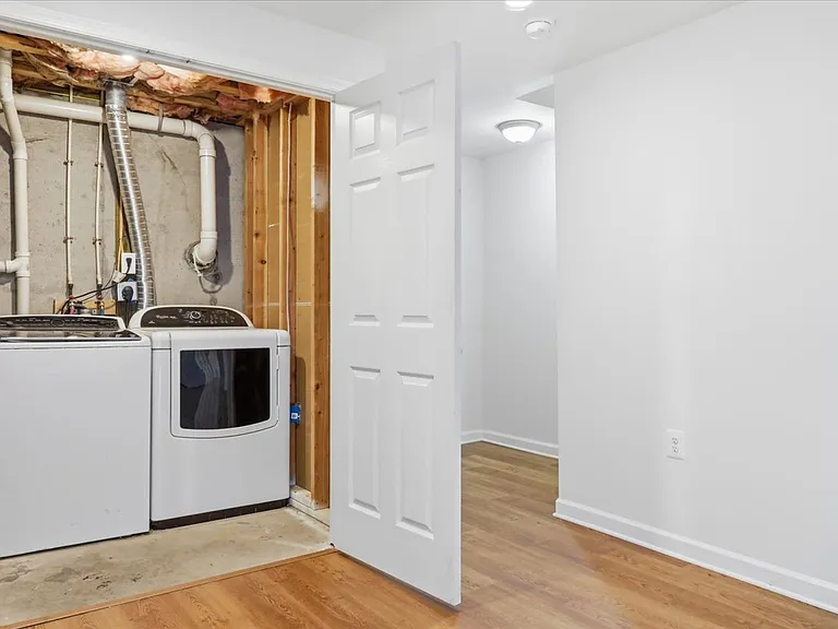 32 Mabel Ln — Photo 32