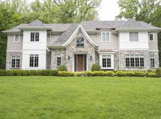 31 Rock Hollow Rd, Manhasset, NY 11030