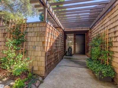 120 Ravenhill Rd, Orinda, CA, 94563