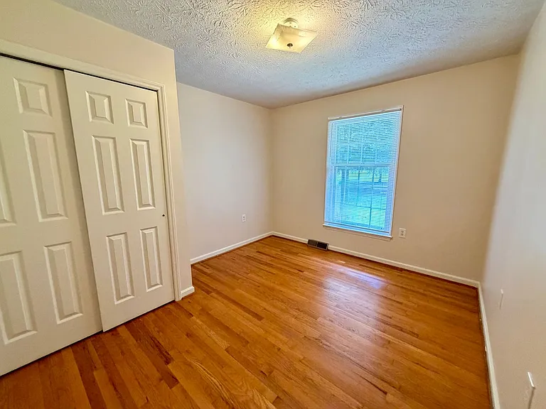 1168 Boyd St — Photo 10