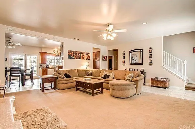 5 bed, 3.5 bath, 3492 sqft, $5,995 — Photo 2