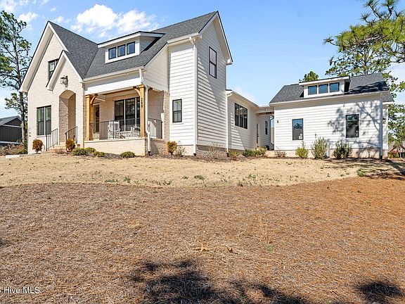 4th image of 289 Carriage Park Drive