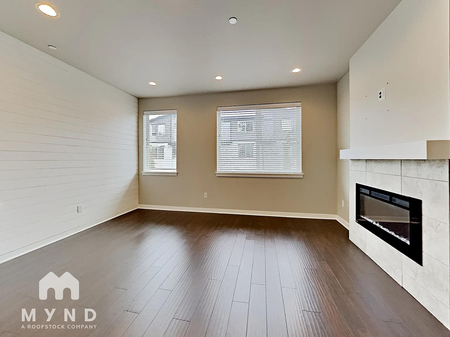 2 bed, 2.5 bath, 1394 sqft, $2,755 — Photo 2