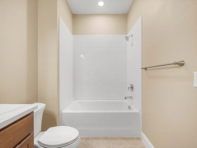 2049 Heart Lake Dr — Photo 55