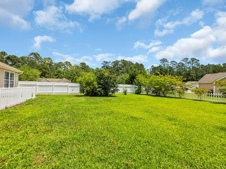 101 Zinnia Dr — Photo 35
