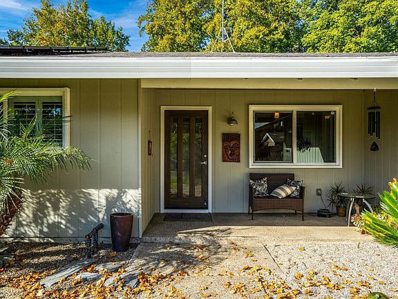 5th image of 43 Southlite Cir