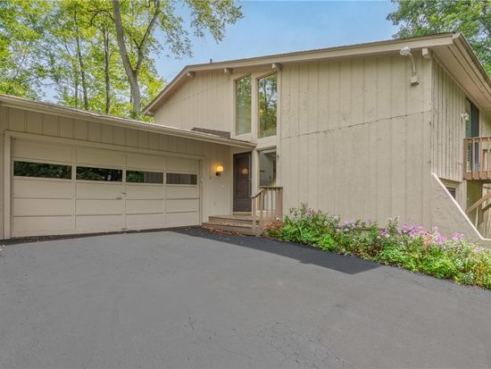 103 Timber Ridge Dr, Baden, PA 15005