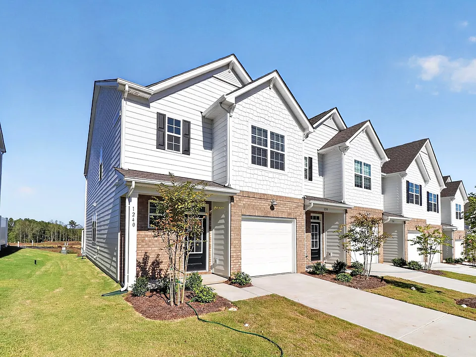 1240 Nighthawk Way