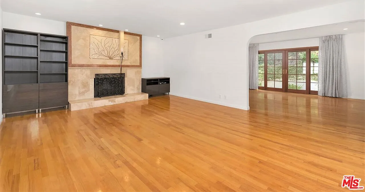 2 bed, 2.0 bath, 1930 sqft, $6,100 — Photo 4