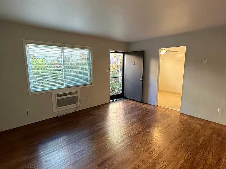 1624 T St #2 — Photo 3