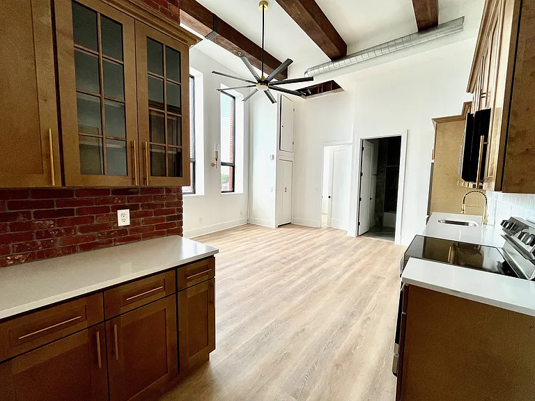 251 Pearl St #307 — Photo 5