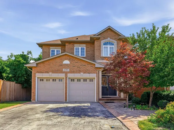 2381 Grand Oak Trl, Oakville, ON L6M 4V4