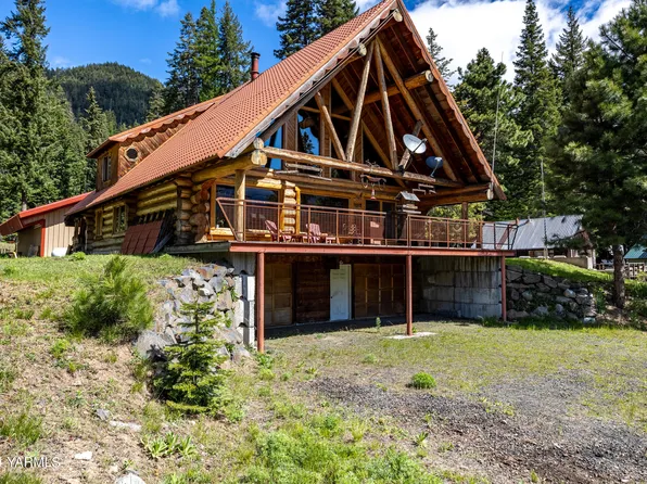 321 Goose Prairie Ln, Naches, WA 98937