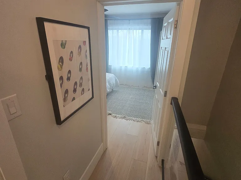 251 Silverthorn Ave #MAIN — Photo 19