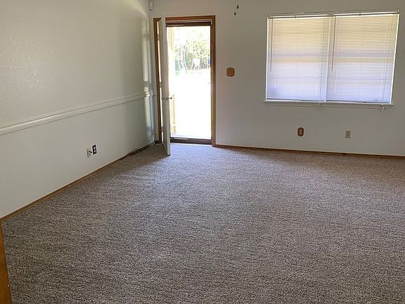2nd image of 13745 S Glen Pl