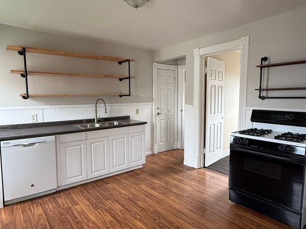 137 Vincennes St #2