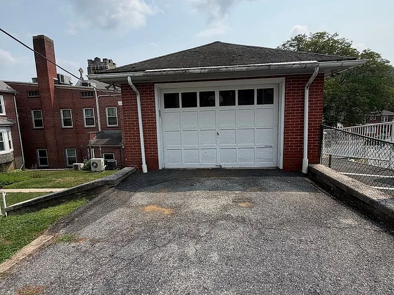 12 N Church St — Photo 19