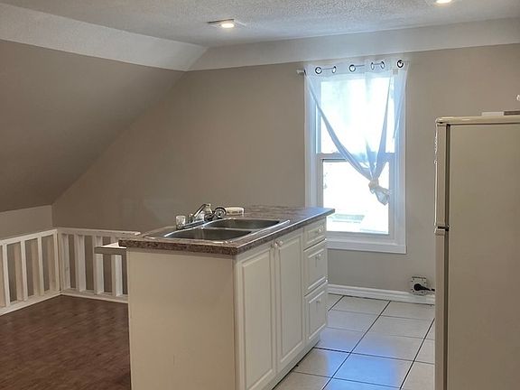 4th image of 317 McKay Ave Unit 2