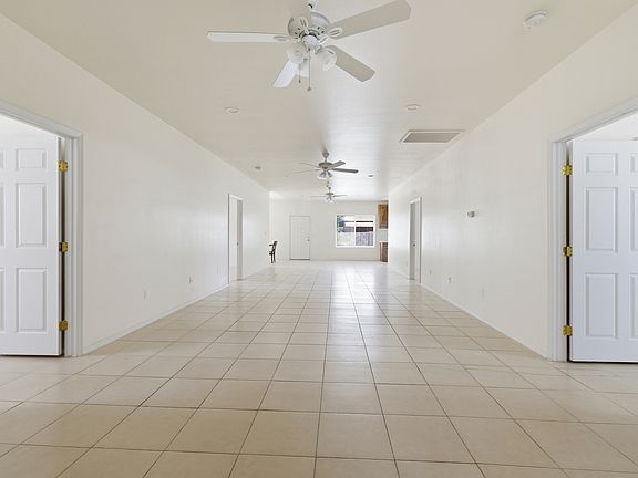 5th image of 512 W Brown St