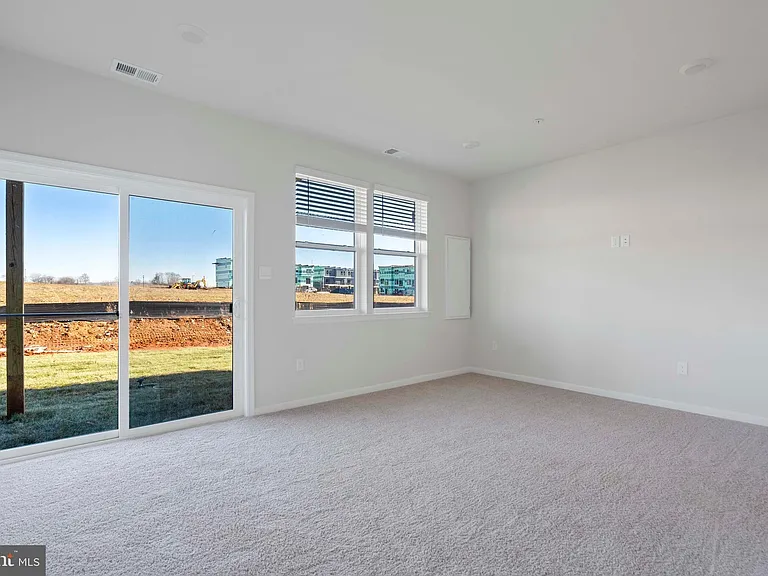 462 Tiller St — Photo 28