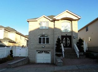 164 Covington Cir, Staten Island, NY 10312