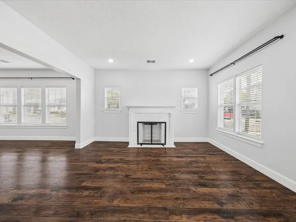 2 Jenkins St, Houston, TX 77003