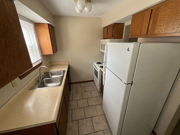 5th image of 2464 Sycamore Ln Unit 2