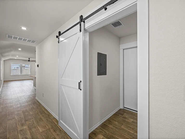11801 Rush Ln — Photo 3