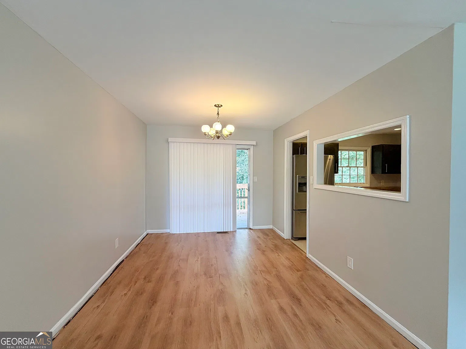 3 bed, 2.5 bath, 2552 sqft, $2,100 — Photo 4