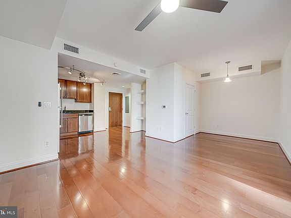 2nd image of 1020 N Highland St Unit 620