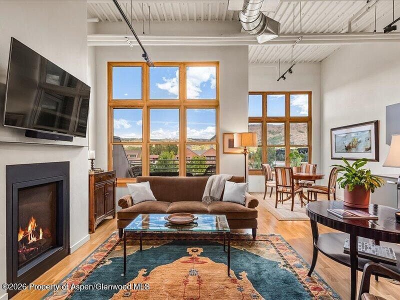 1st image of 231 Robinson St Unit 318