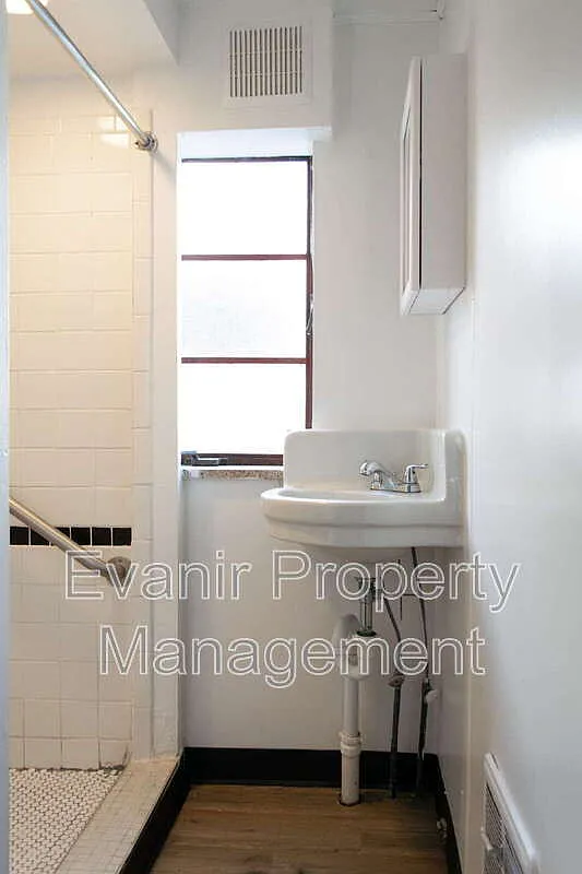 1 bed, 1.0 bath, $650 — Photo 4